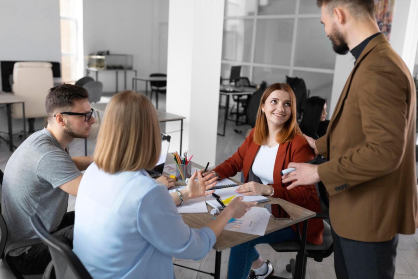 Professionelle Finanzpräsentation vor Führungskräften